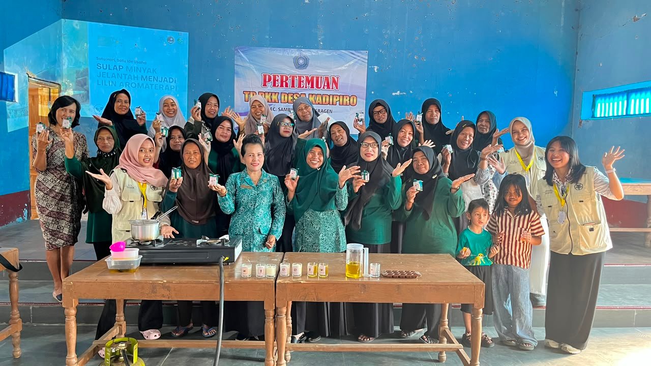 Mahasiswa KKN-PPM UGM Edukasi Pemanfaatan Minyak Jelantah Menjadi Lilin Aromaterapi Bernilai Ekonomis