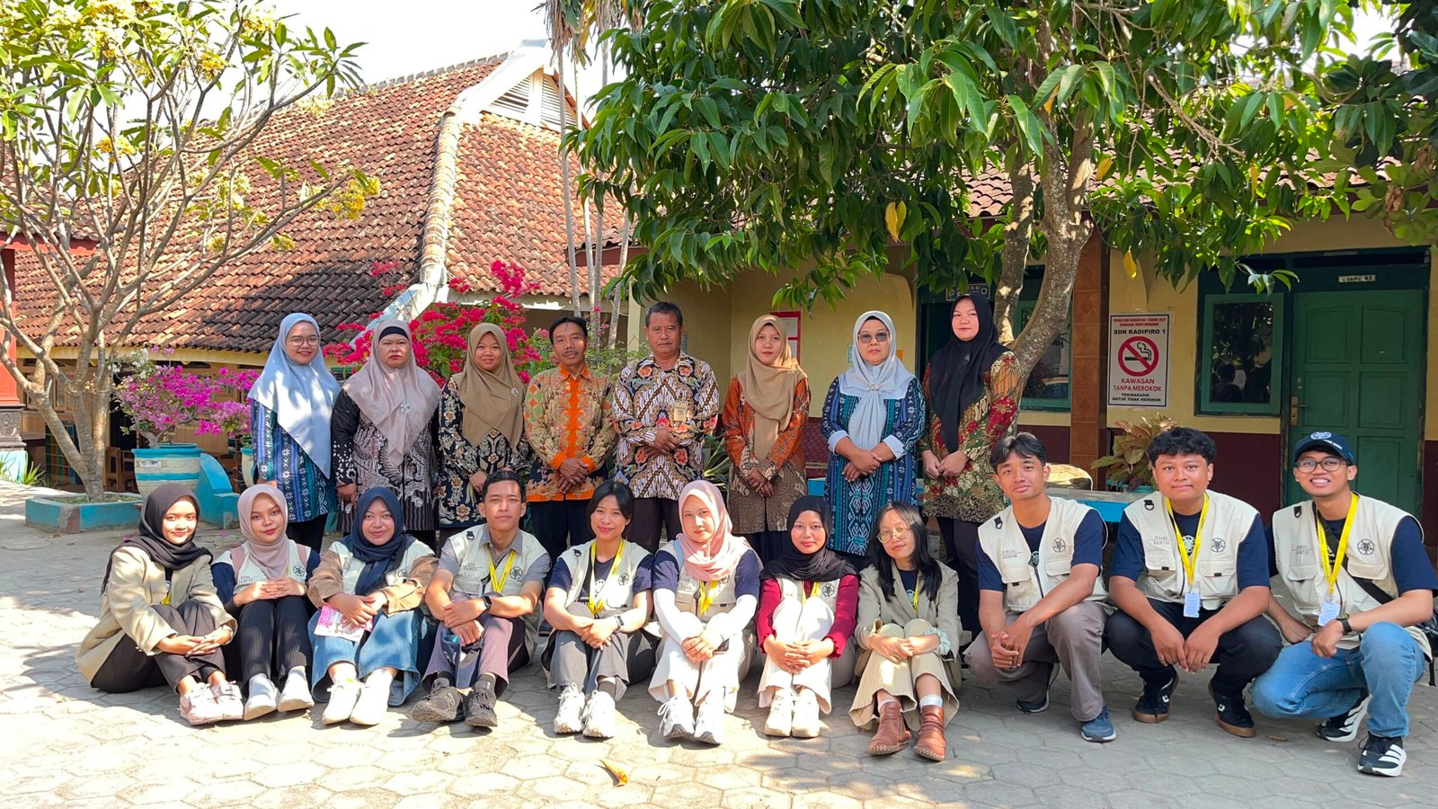 KKN-PPM UGM Tanamkan Karakter Positif melalui Edukasi Gemar Menabung dan Pencegahan Perundungan di SD Negeri Kadipiro 1